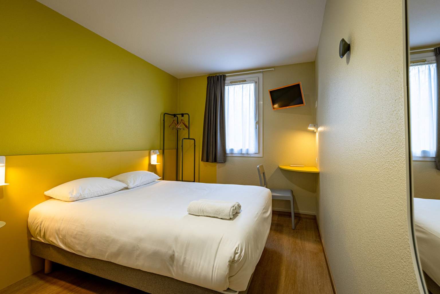 Room VINI HOTEL in Beaune, Economy hotel in Burgundy